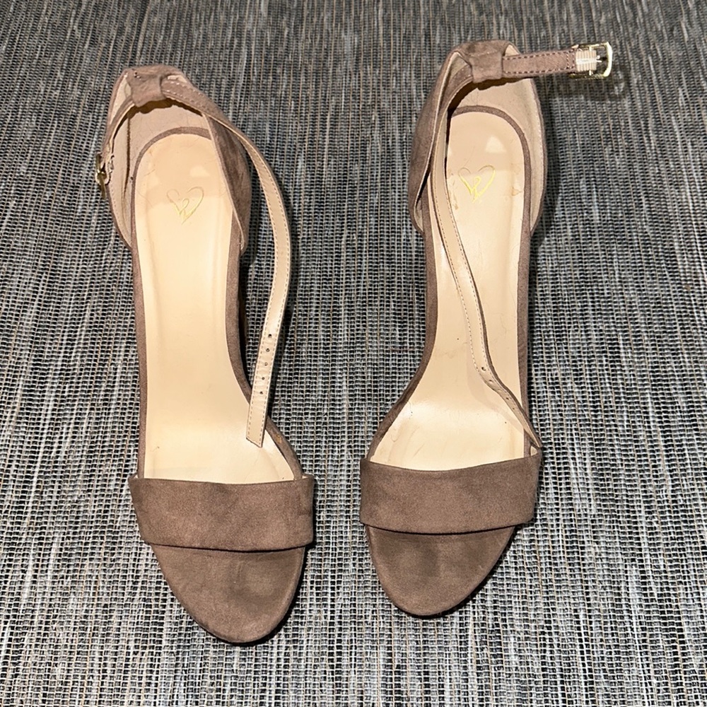 Taupe suede heels 5.5”